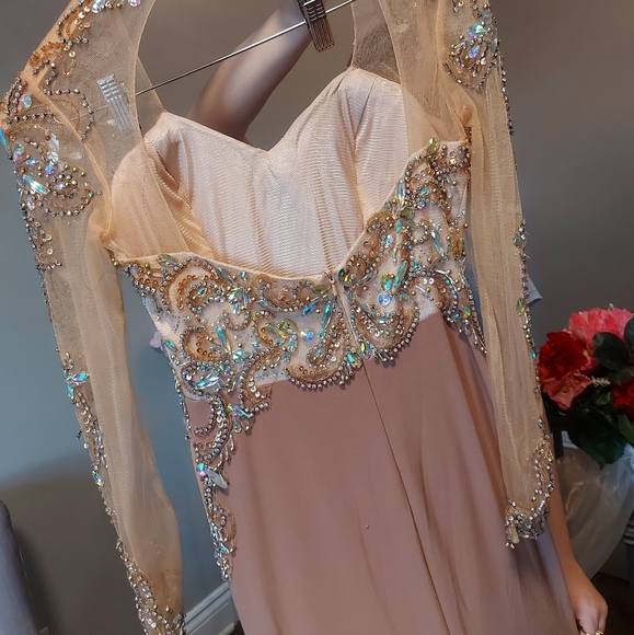 I already wore it and cannot wear it again. - Picture 6 of 7